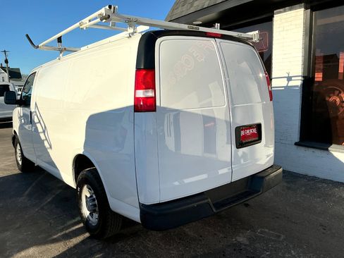 Used 2020 Chevrolet Express 3500 w/ Driver Convenience Package image 26