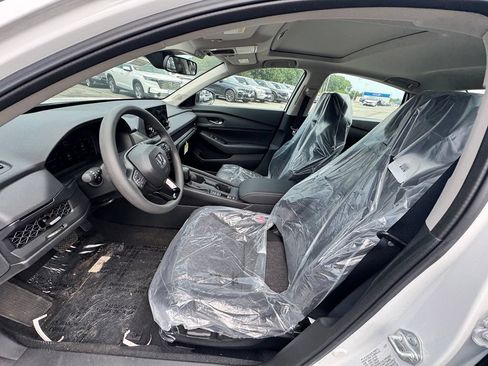 New 2025 Honda Accord SE image 9