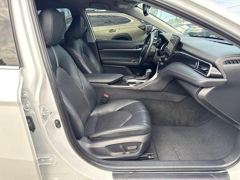 Used 2024 Toyota Camry XLE w/ Cold Weather Package FWD image 9