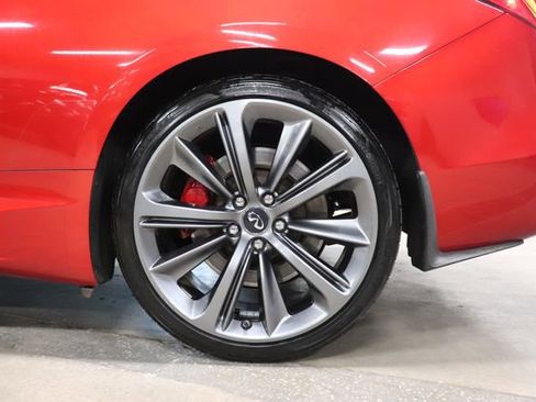 Used 2018 INFINITI Q60 Red Sport 400 w/ Sensory Package 3.0T Sport RWD image 31