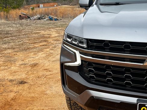 Used 2022 Chevrolet Tahoe Z71 image 16