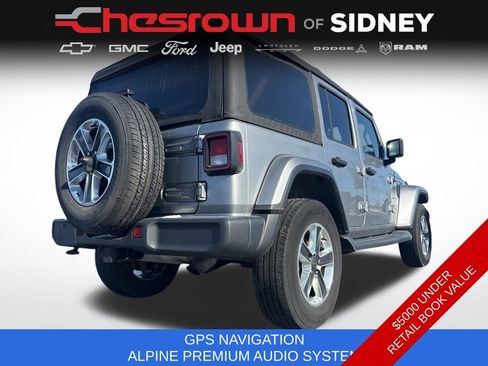 Used 2018 Jeep Wrangler Unlimited Sahara image 13