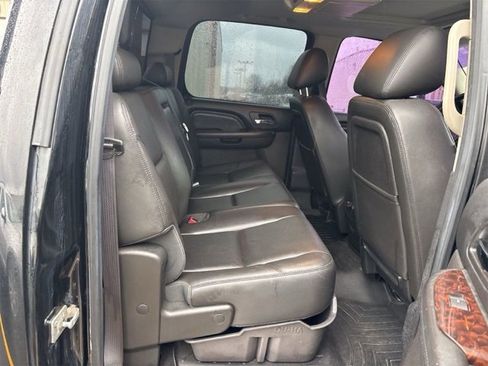 Used 2013 GMC Sierra 2500 Denali w/ Suspension Package, Off-Road image 9