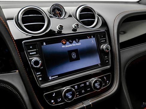 Used 2019 Bentley Bentayga image 71