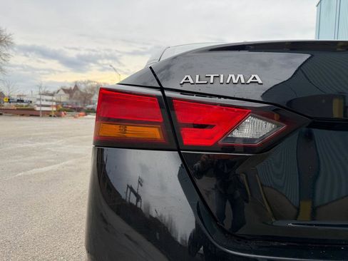 Used 2023 Nissan Altima 2.5 SV image 10