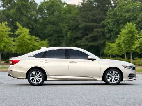 Used 2018 Honda Accord LX image 12