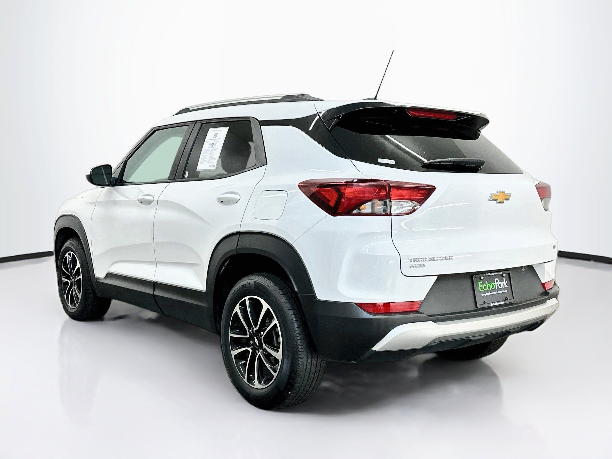 Used 2025 Chevrolet TrailBlazer LT AWD/4WD image 5