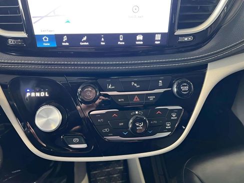 Used 2025 Toyota Grand Highlander AWD image 33
