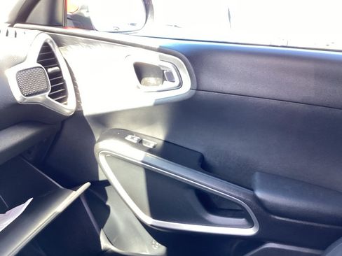 Used 2023 Kia Soul LX w/ LX Technology Package FWD image 35