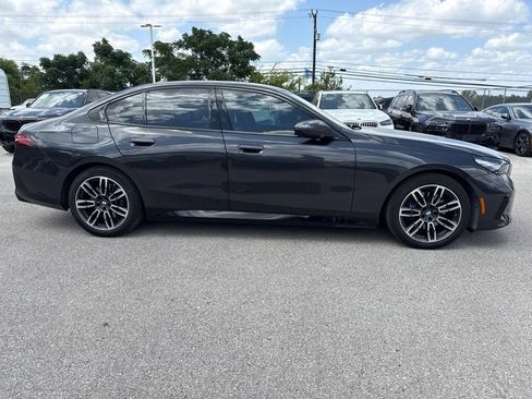 Used 2026 BMW 530i w/ M Sport Package RWD image 5