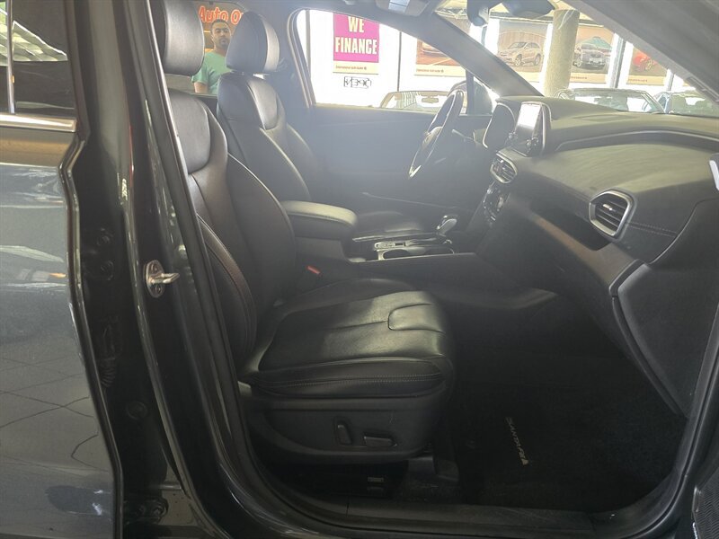 Used 2019 Hyundai Santa Fe FWD image 16