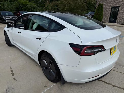 Used 2022 Tesla Model 3 Long Range AWD/4WD image 7