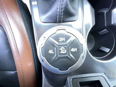 Used 2024 Ford Bronco Outer Banks AWD/4WD image 24