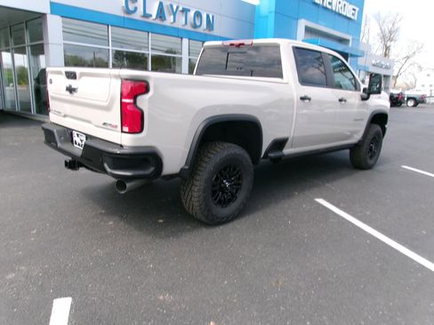 New 2026 Chevrolet Silverado 2500 ZR2 AWD/4WD image 3