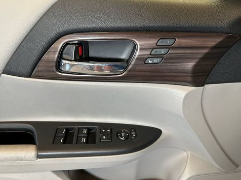Used 2017 Honda Accord EX-L image 19