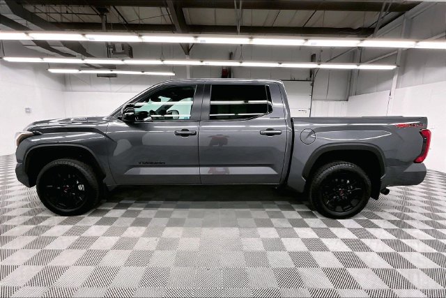 Used 2026 Toyota Tundra Limited AWD/4WD image 15