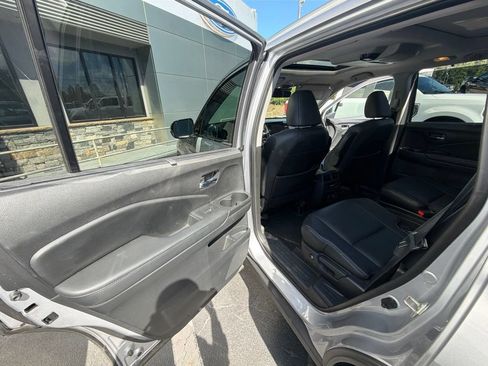 Used 2019 Honda Pilot Elite image 6
