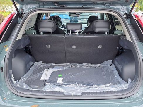 New 2025 Kia Niro EX Touring image 14