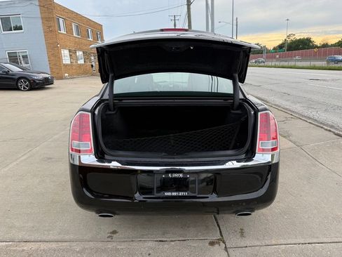 Used 2014 Chrysler 300 AWD w/ Driver Convenience Group image 18