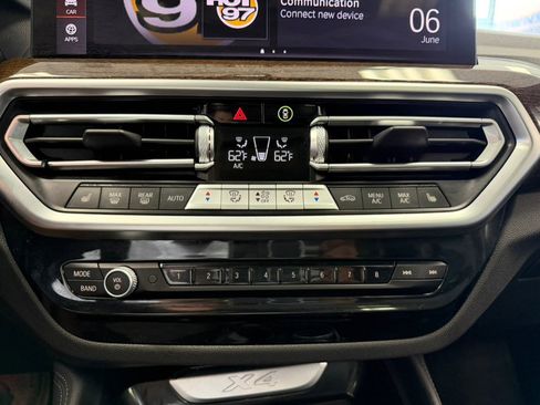 Used 2025 BMW X4 xDrive30i AWD/4WD image 54