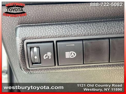 Certified 2025 Toyota Corolla SE w/ SE Premium Package FWD image 21