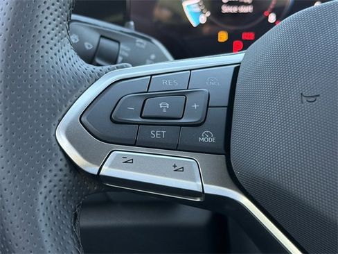 New 2026 Volkswagen Tiguan SEL R-Line image 10