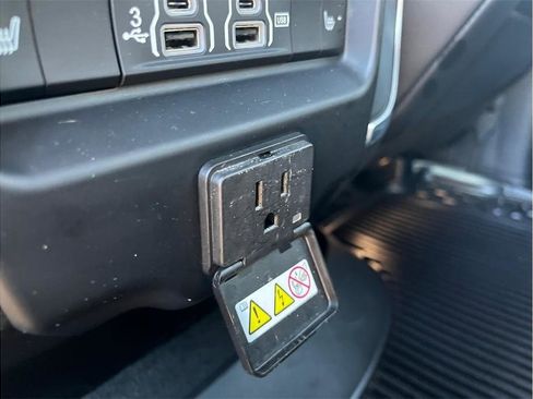Used 2019 RAM 1500 Laramie AWD/4WD image 48
