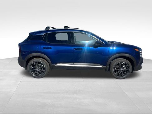 New 2026 Nissan Kicks SR w/ Cold Weather Package image 7