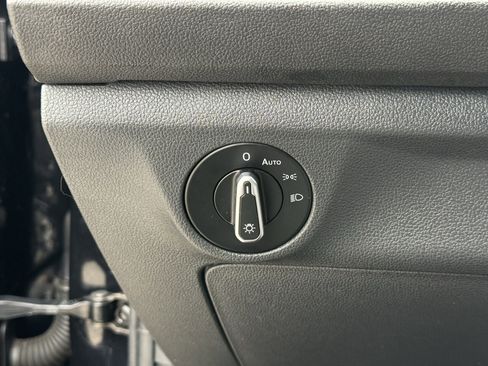 Used 2024 Volkswagen Jetta SE image 25