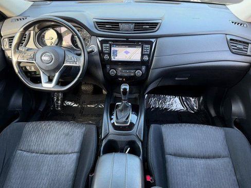 Used 2017 Nissan Rogue SV w/ SV Premium Package AWD/4WD image 3