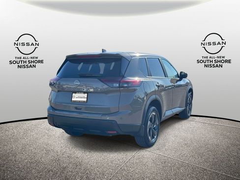 Used 2025 Nissan Rogue SV image 5