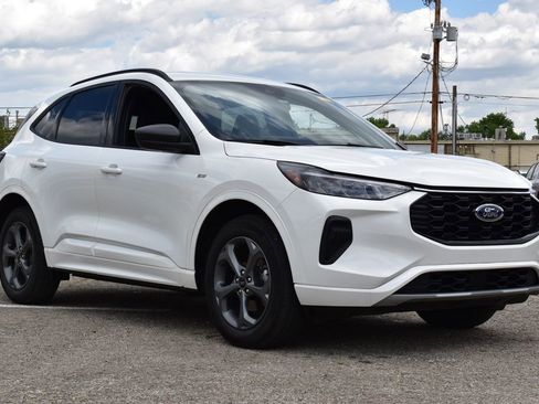 Certified 2024 Ford Escape ST-Line w/ Tech Pack #1 AWD/4WD image 3