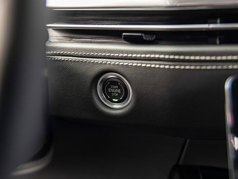 Used 2025 Cadillac Escalade Luxury image 27