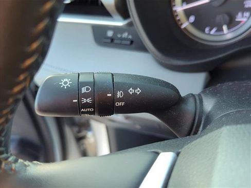 Used 2023 Toyota Highlander LE FWD image 15