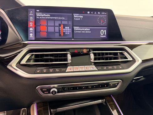 Used 2020 BMW X5 xDrive40i w/ M Sport Package AWD/4WD image 18