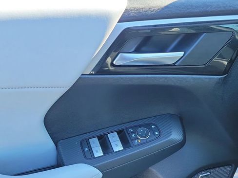 Used 2025 Mitsubishi Outlander SE image 24