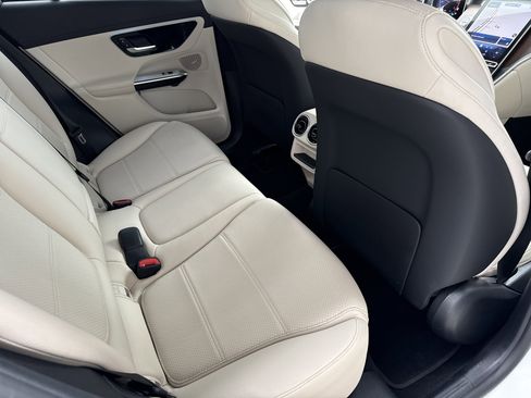 Used 2023 Mercedes-Benz GLC 300 image 13