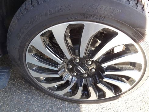 Used 2024 Lincoln Navigator L Black Label image 17