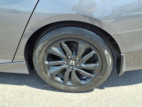Used 2019 Honda Accord LX image 11