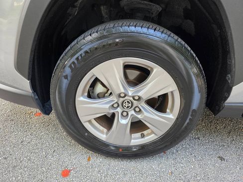 Used 2025 Toyota RAV4 XLE FWD image 22