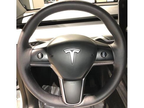 Used 2024 Tesla Model Y Long Range image 21