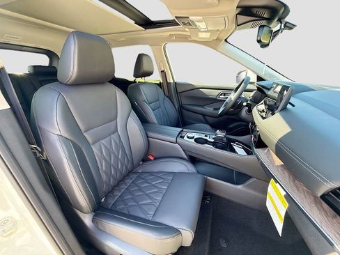 New 2026 Nissan Rogue Platinum image 30