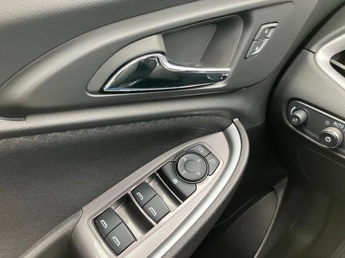 Used 2025 Chevrolet Malibu LT FWD image 12