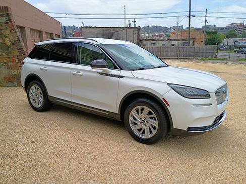 Used 2021 Lincoln Corsair FWD w/ Convenience Package image 18