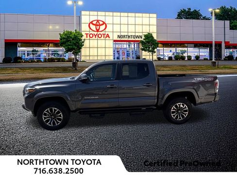Used 2022 Toyota Tacoma TRD Sport AWD/4WD image 2