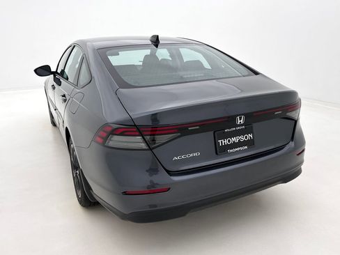 Used 2025 Honda Accord SE image 10