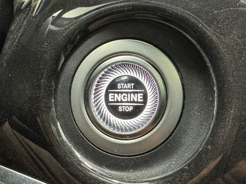 Used 2020 Mercedes-Benz S 560 Sedan image 25