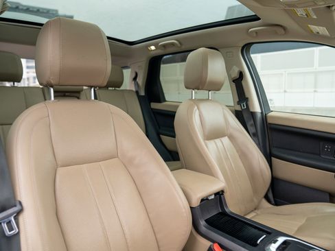 Used 2017 Land Rover Discovery Sport HSE image 25