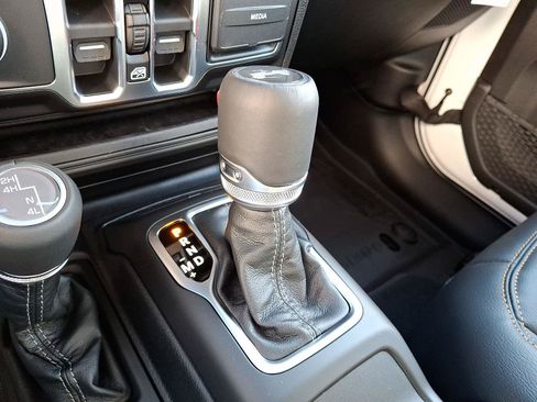 New 2026 Jeep Wrangler Unlimited Sahara AWD/4WD image 11