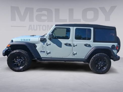 Used 2024 Jeep Wrangler Unlimited AWD/4WD image 2